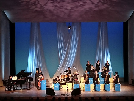 スウィングエースをはじめ各ジャンルのミュージシャンで演出!